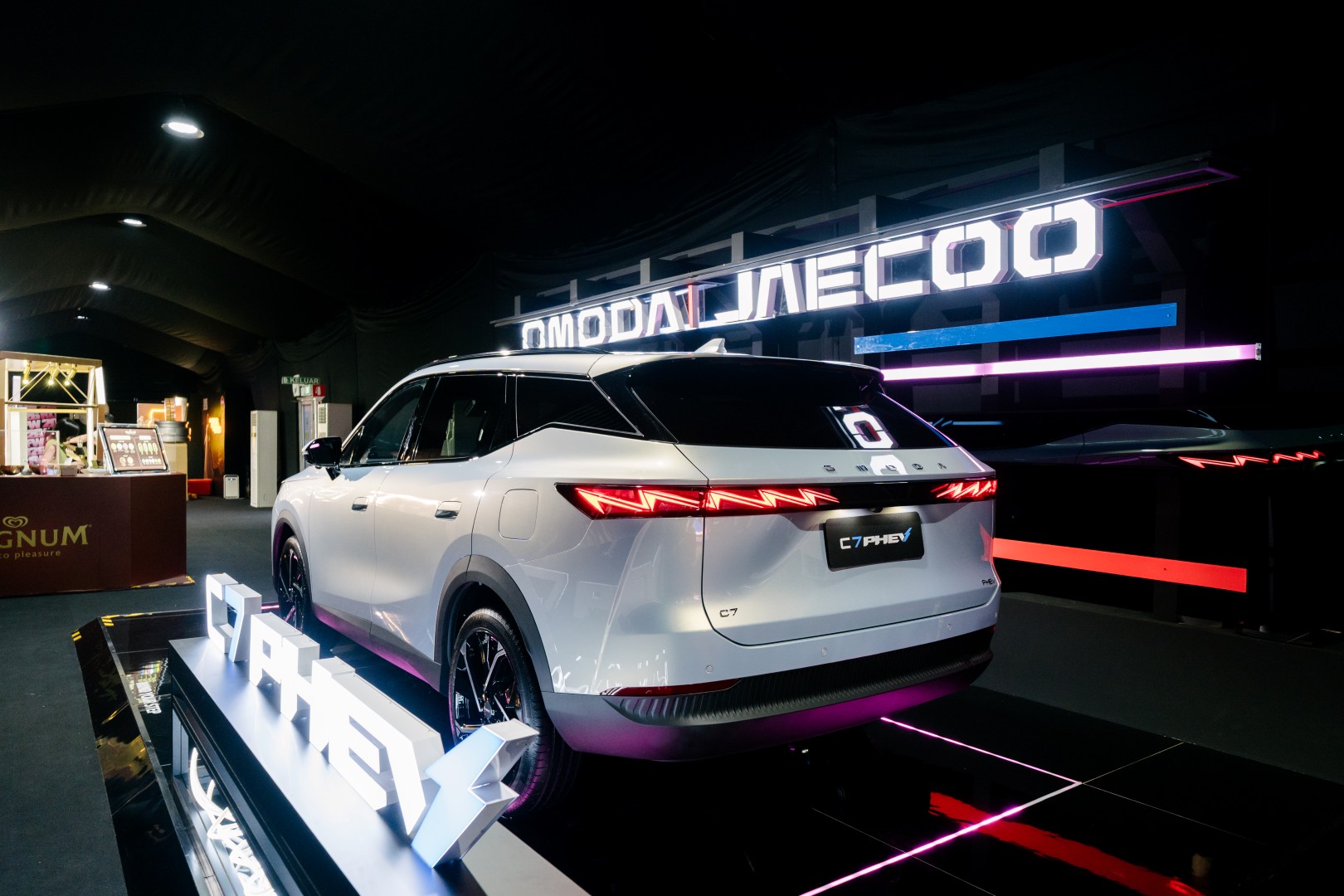 Omoda C7