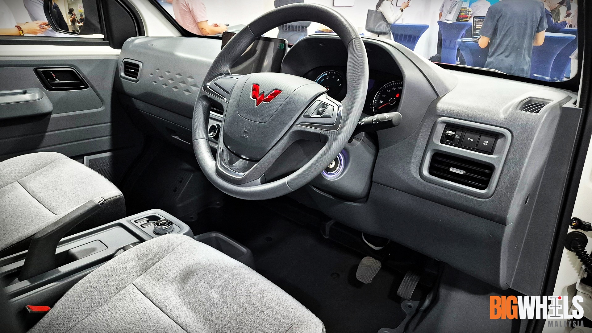 TQ Wuling Porta EV